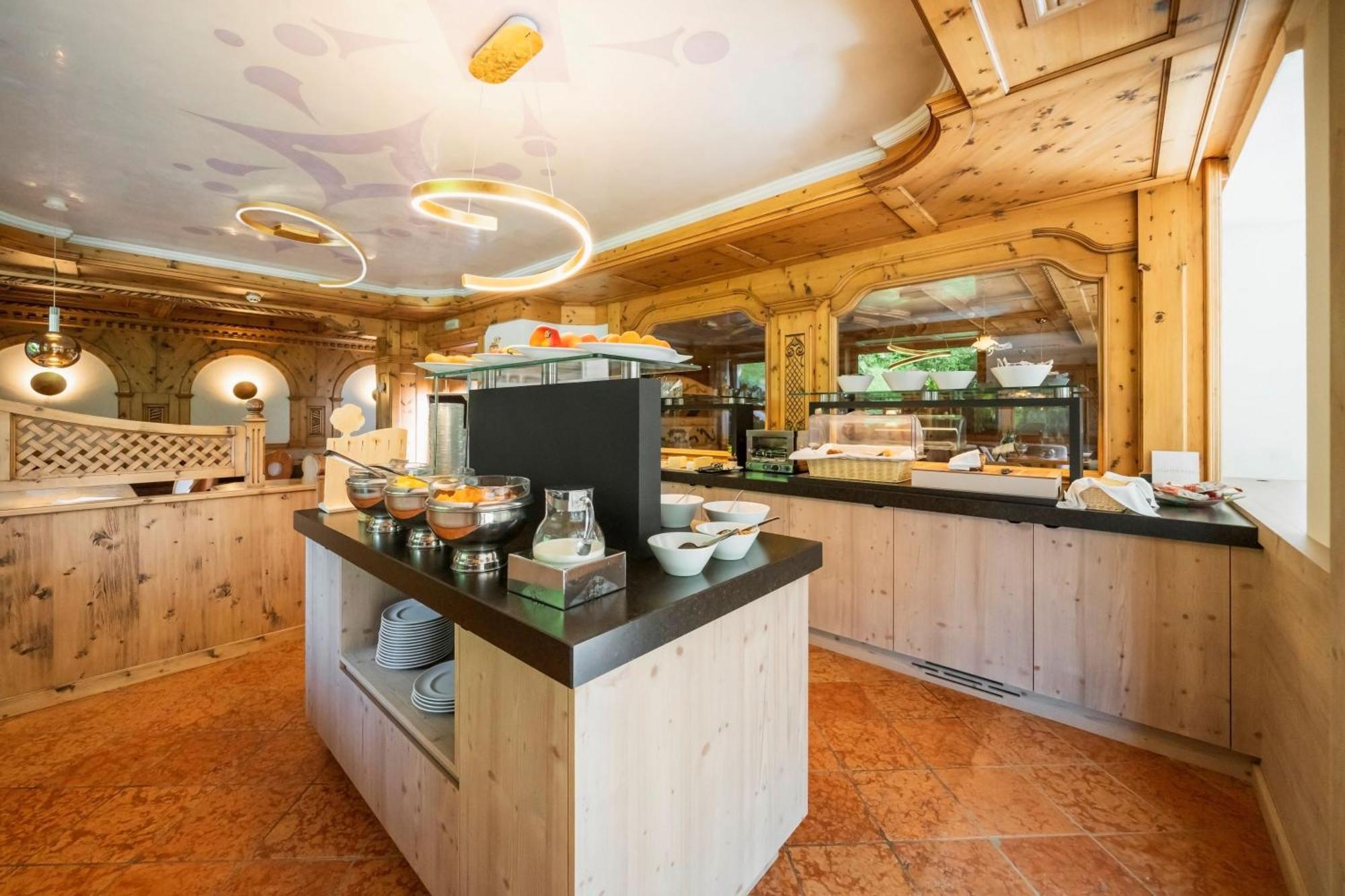 Hotel Foresta Moena Luaran gambar